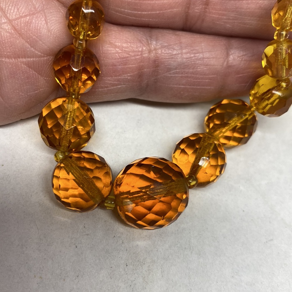 Beautiful vintage Czech glass bead necklace